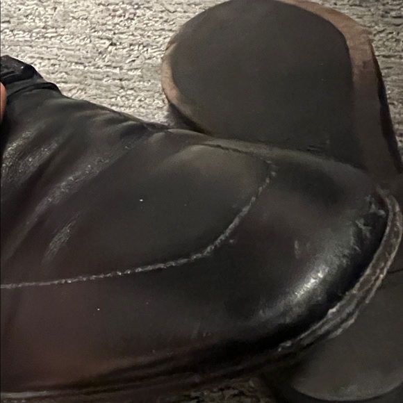 BOSS Elegant Black Leather Loafers - Picture 3 of 6